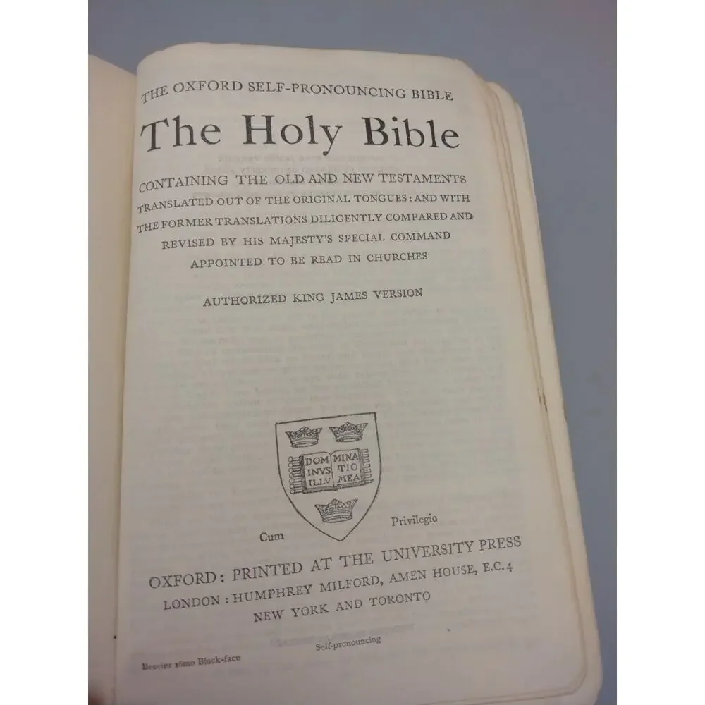 Oxford Self-Pronouncing Holy Bible KJV Old New Testaments Concordance